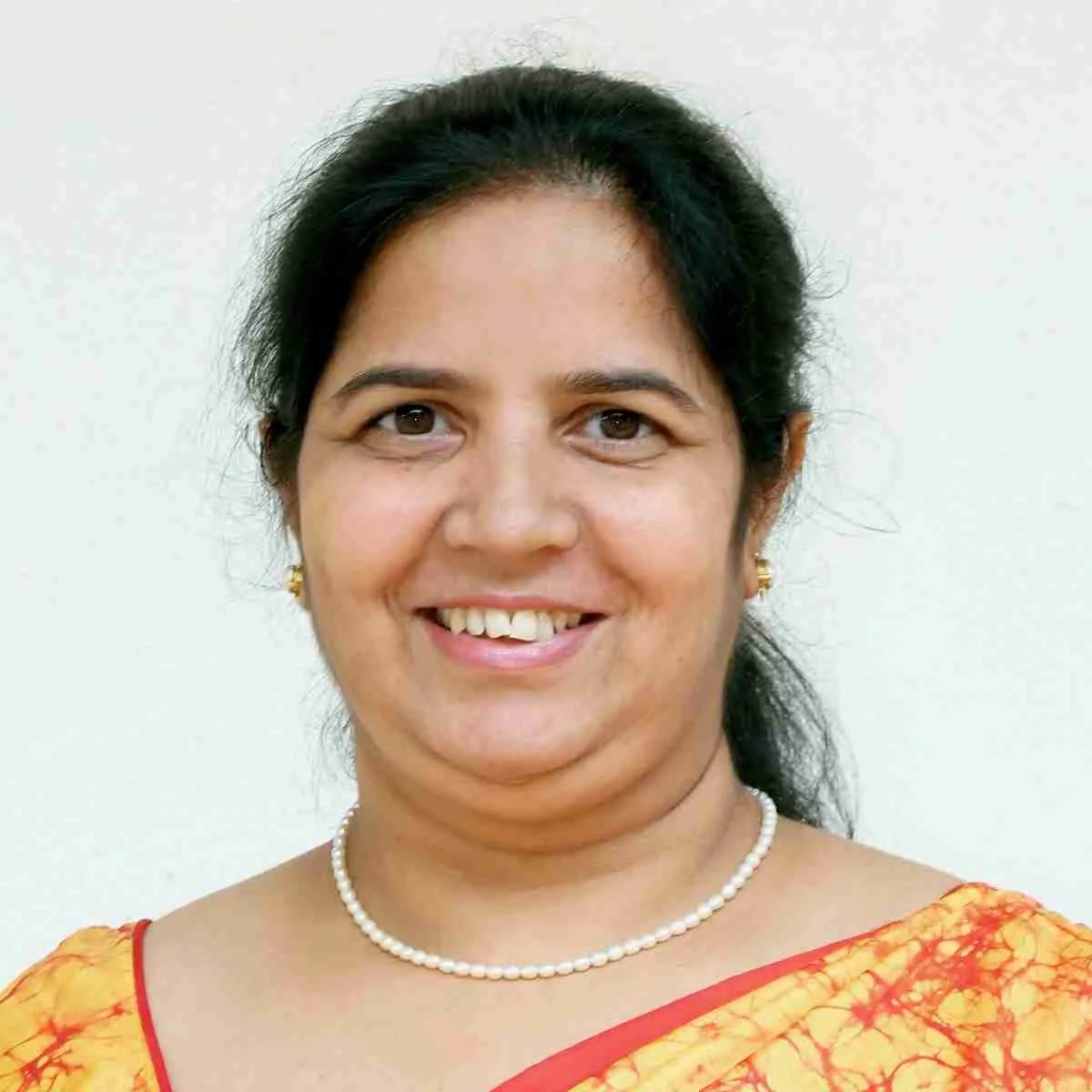 Mrs. Fincy Robert, Academic Head: Junior College
